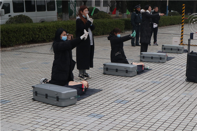 道路千万条 安全第一条 ——我校开展生命安全科普教育活动