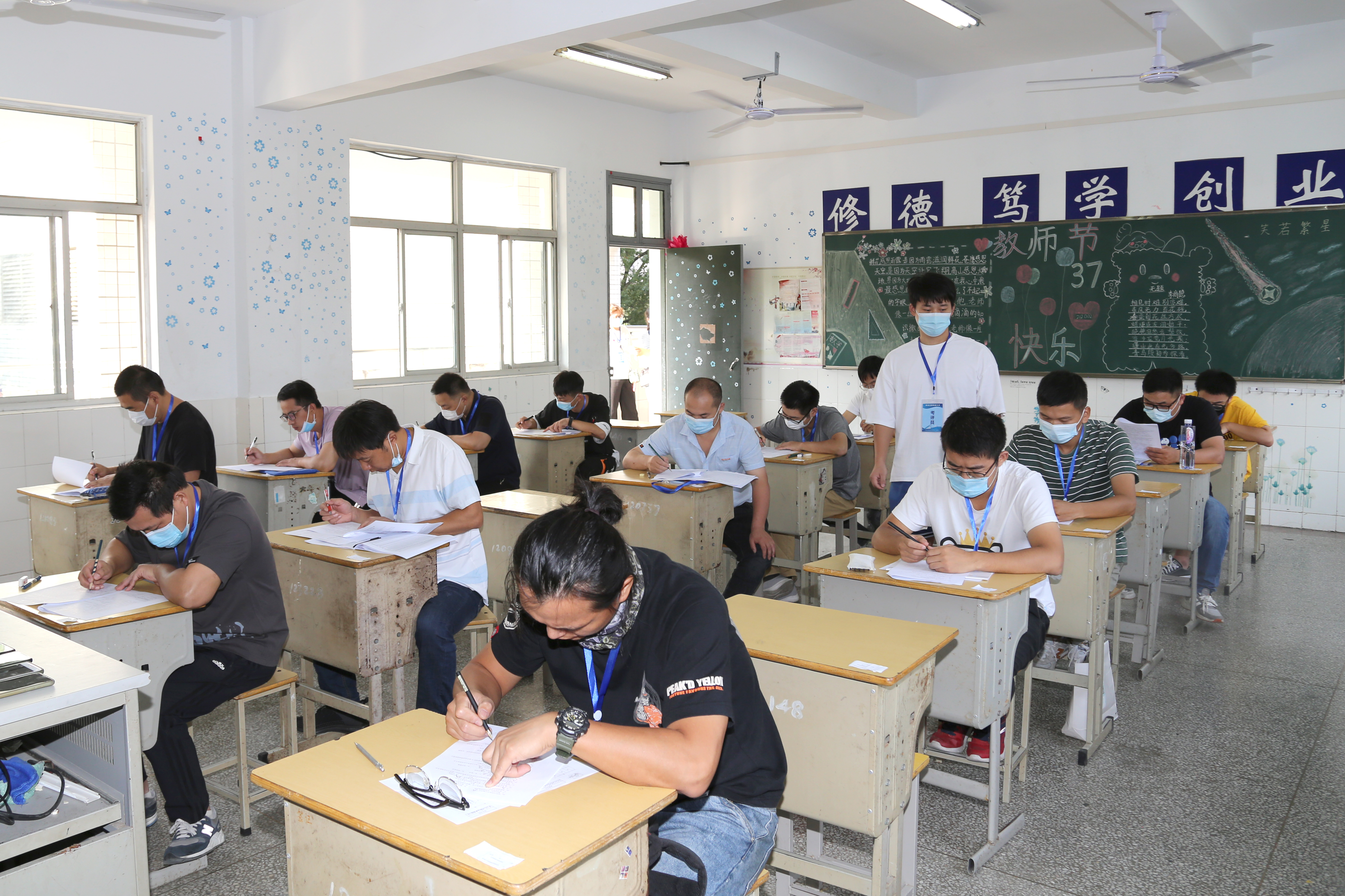 尽展精湛技艺  彰显工匠精神 ——金坛区第四届“金工匠”职业技能竞赛在我校开赛