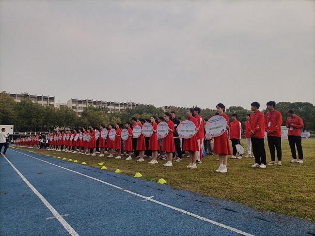 喜报｜我校在2023年江苏省职业学校第七届田径比赛中勇夺亚军